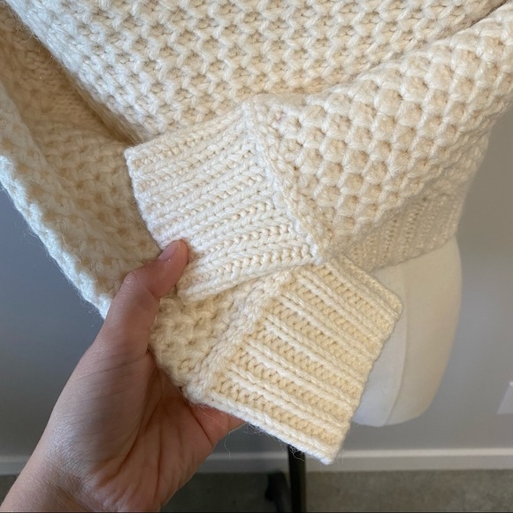 Aritzia Talula Cropped Wool Alpaca Knit Sweater - Picture 6 of 13